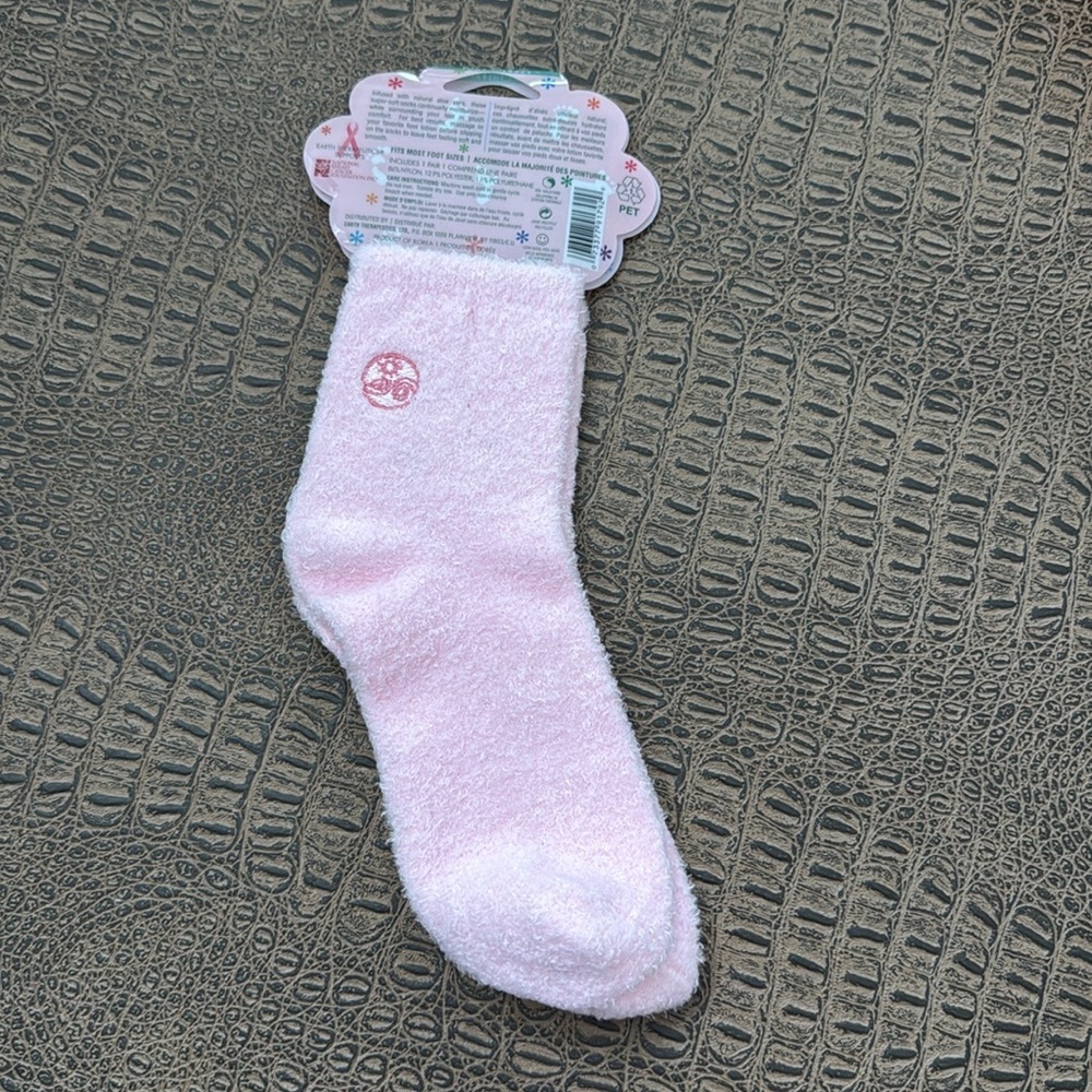 Earth Therapeutics Aloe Moisture Socks Pink, Spa Soft Hydrating Socks, One Size - Picture 3 of 4